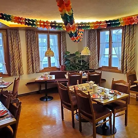 Garni Alpenruh Otel Lenk